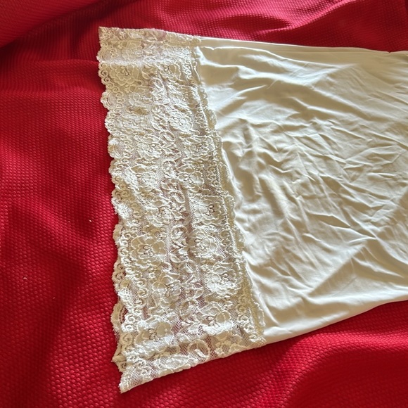 La vie en rose, lingerie night. White. Size large. - Picture 3 of 7